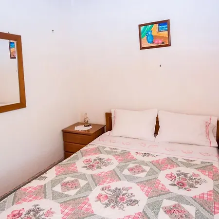 Апартаменты Tselepis House Lakithra