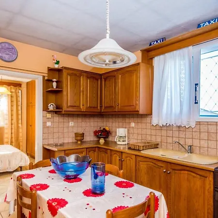 Tselepis House * Lakithra
