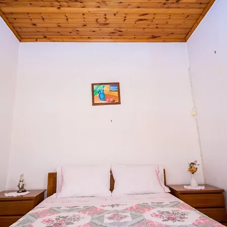 Tselepis House * Lakithra